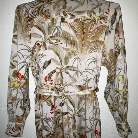 H&M Tropical Shirt Dress with Tie Belt in Light beige/leaf print SZ S - Picture 6 of 8
